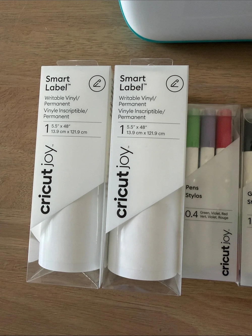 Cricut Joy Kit with Teal and White Machine and Assorted Pens and Labels - Picture 5 of 12